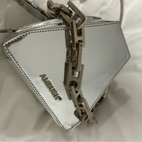 RARE Ambush SILVER Small Tri Tote Leather Crossbody Bag with Silver Chain - Picture 2 of 9